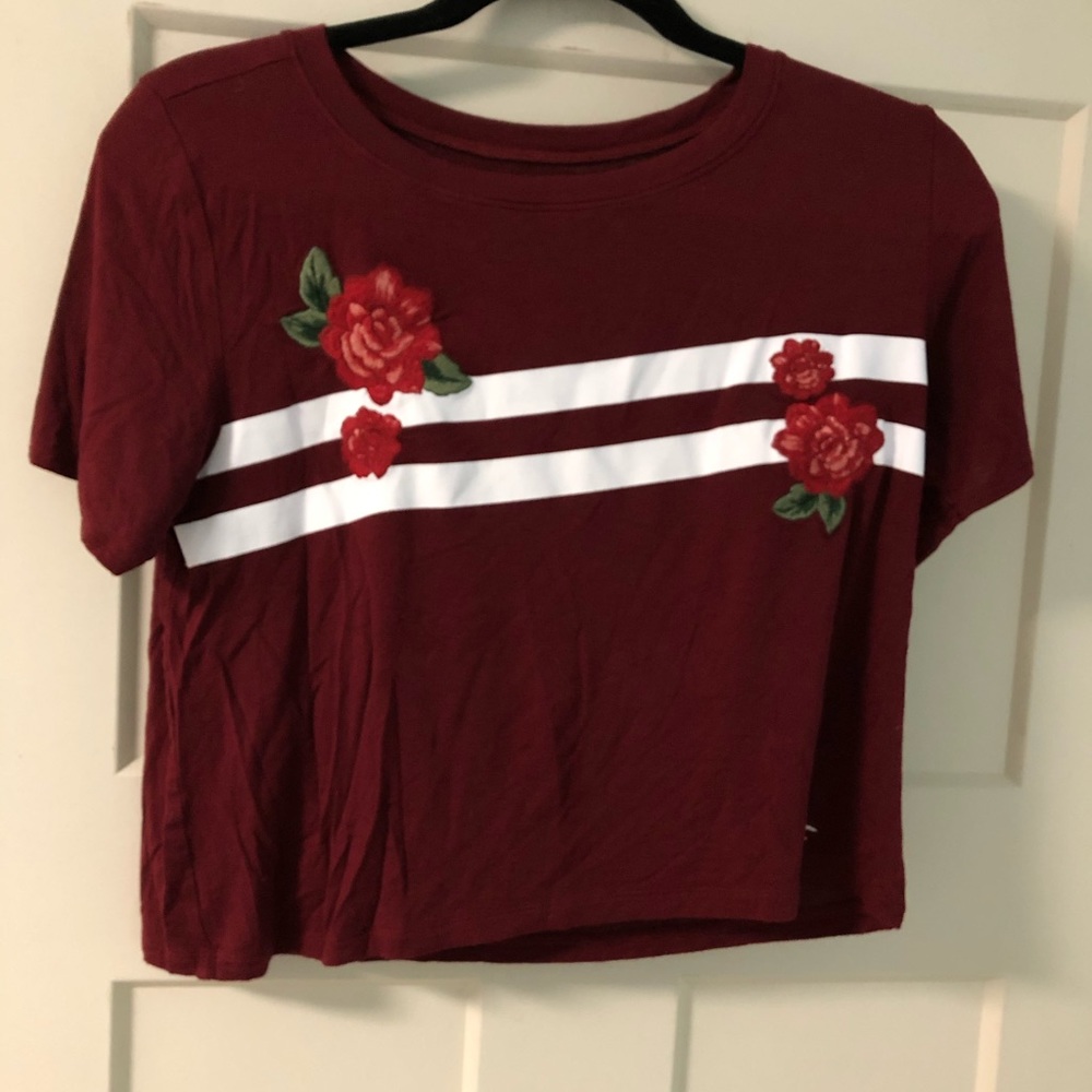 Hollister Burgundy Rose Crop Top - Picture 1 of 5